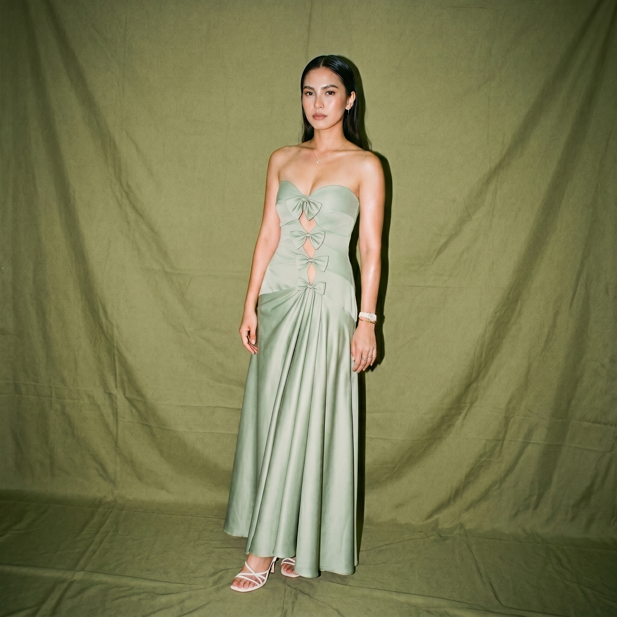 Mar Montes Sage Green Tube Four Ribbon Front